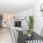Charming Breeze Escape & Terrace