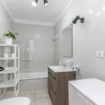 Charming Breeze Escape & Terrace Apartment