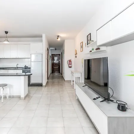 דירה Charming Breeze Escape & Terrace