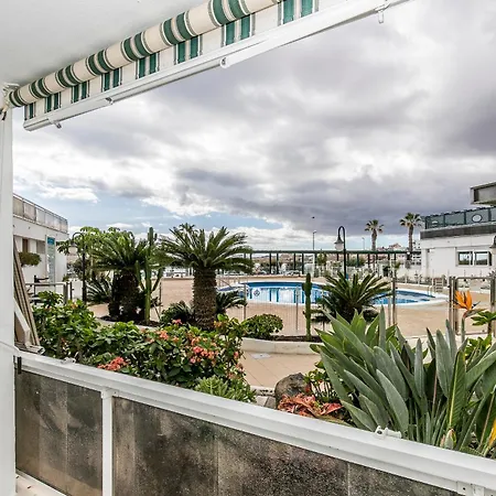 Charming Breeze Escape & Terrace Apartament *