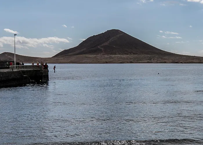 Charming Breeze Escape & Terrace Эль-Медано