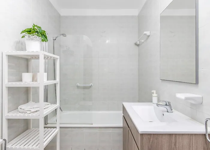 Charming Breeze Escape & Terrace * 엘메다노